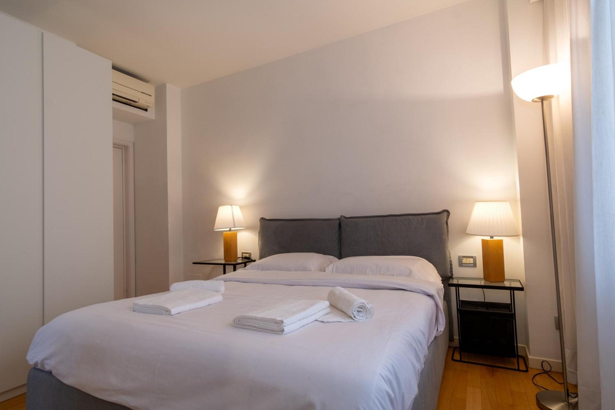 Attic With Terrace And Jacuzzi - Luxury Apartment Rome Extérieur photo
