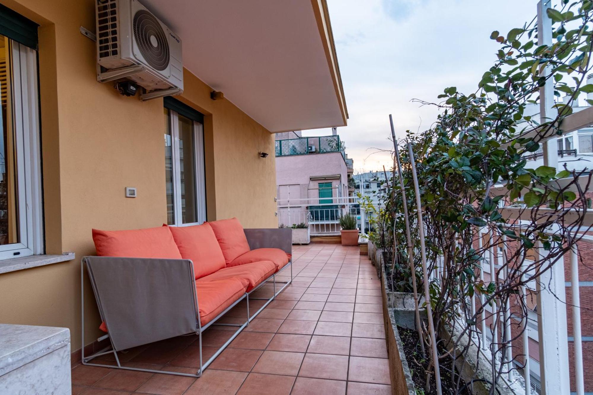 Attic With Terrace And Jacuzzi - Luxury Apartment Rome Extérieur photo