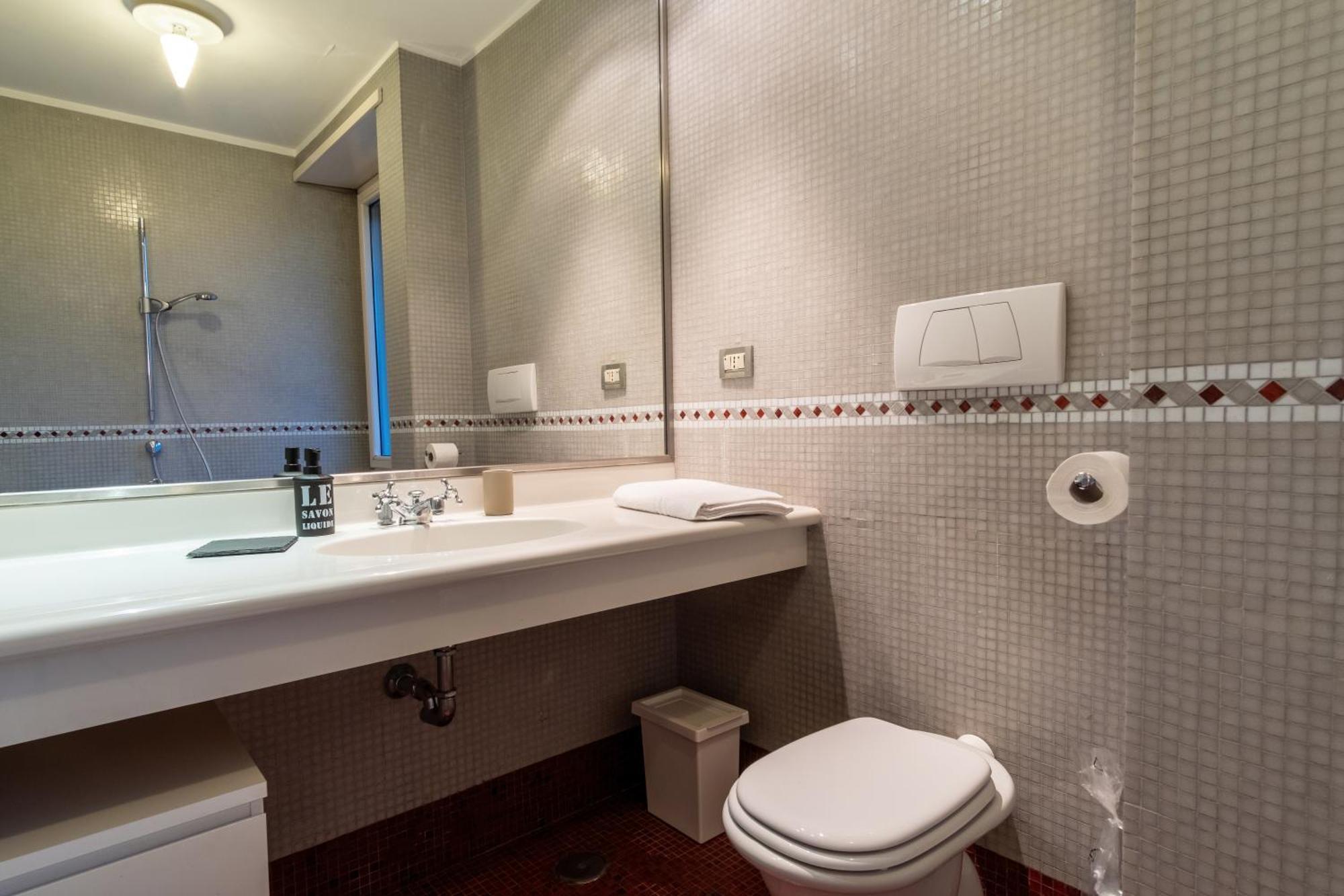 Attic With Terrace And Jacuzzi - Luxury Apartment Rome Extérieur photo