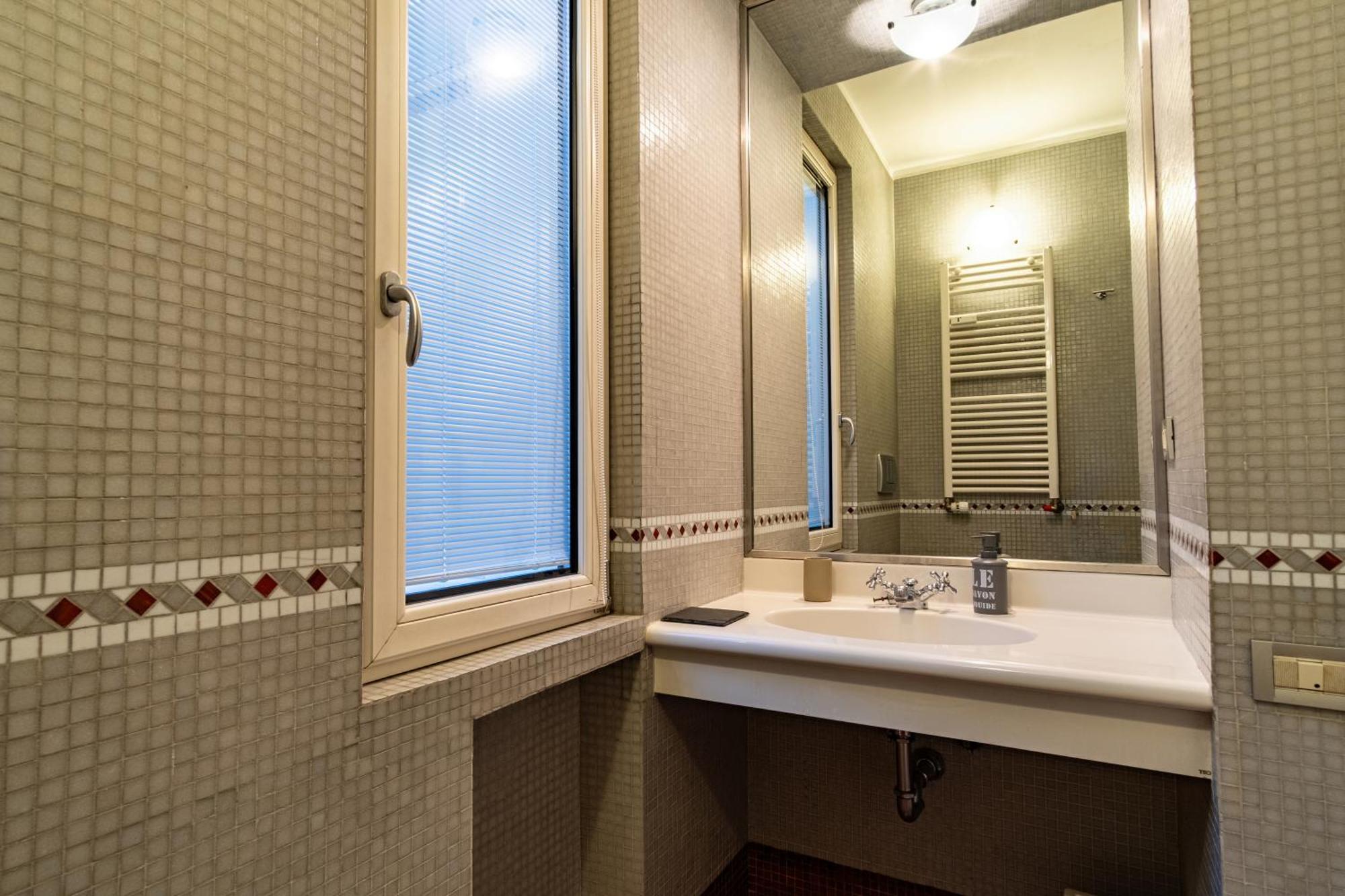Attic With Terrace And Jacuzzi - Luxury Apartment Rome Extérieur photo